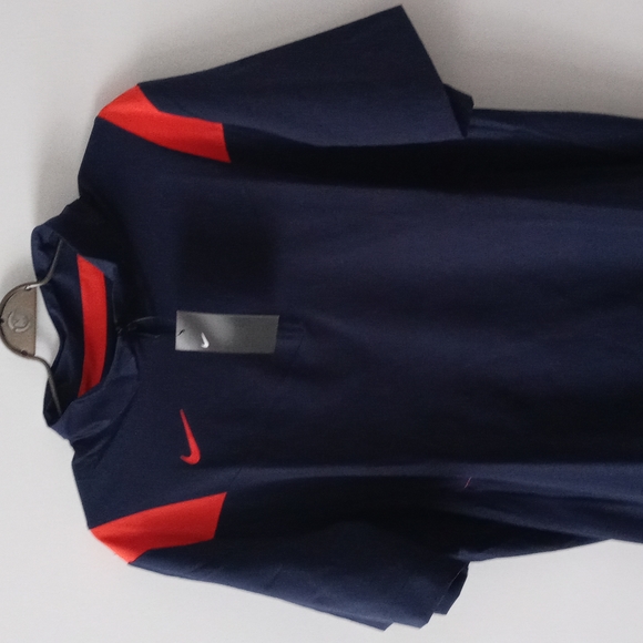 BRAND NEW NIKE QUARTER - ZIP JACKET - Picture 2 of 16